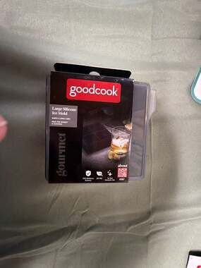 GoodCook Large Silicone Ice Mold Makes 4 Large Cubes Ideal for Whiskey & Cocktai